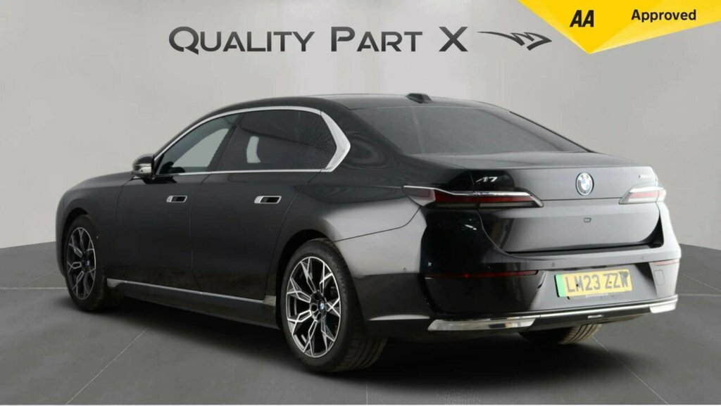 BMW i7 Saloon Black #7