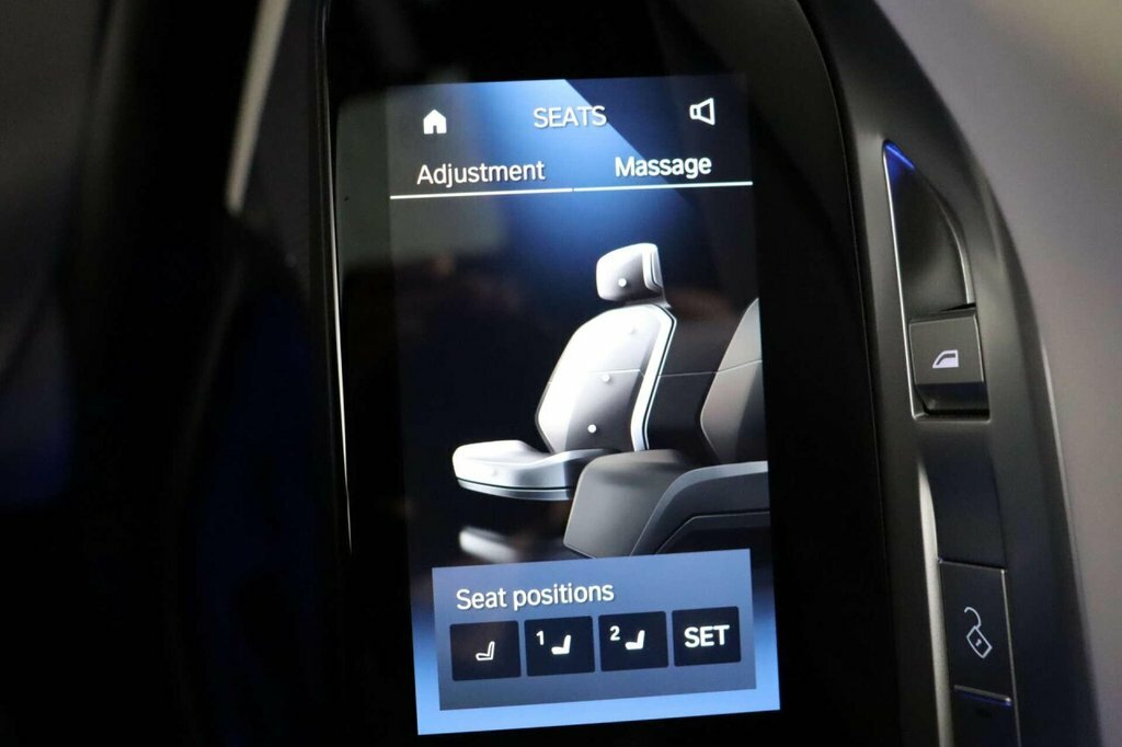 BMW i7 Saloon Black #64