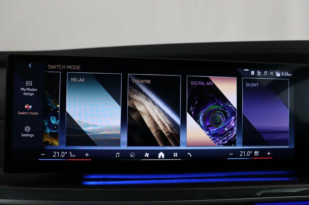 BMW i7 Saloon Black #112