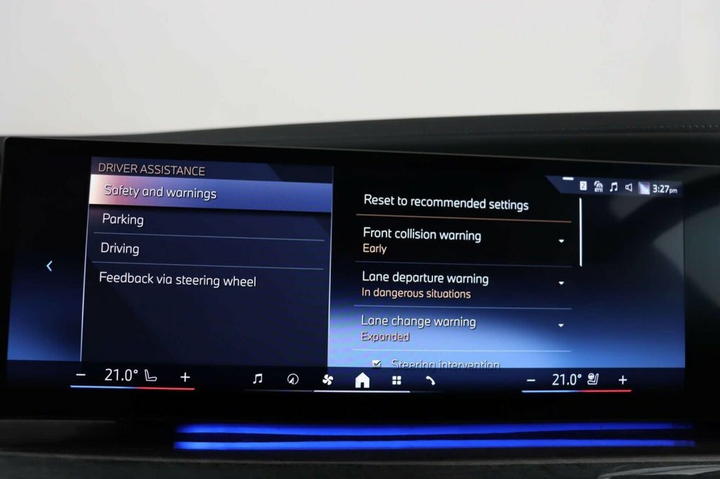BMW i7 Saloon Black #94