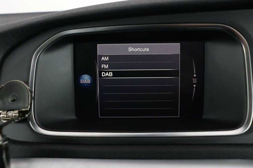 Volvo V40 2.0 D3 Inscription Edition Hatchback Silver #34