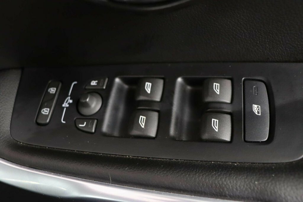 Volvo V40 2.0 D3 Inscription Edition Hatchback Silver #18