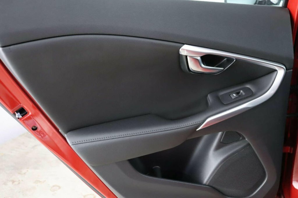 Volvo V40 2.0 D3 Inscription Edition Hatchback Silver #27
