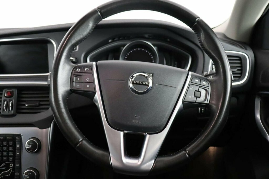 Volvo V40 2.0 D3 Inscription Edition Hatchback Silver #9