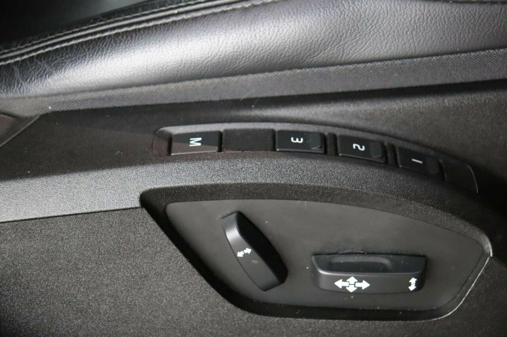 Volvo V40 2.0 D3 Inscription Edition Hatchback Silver #30