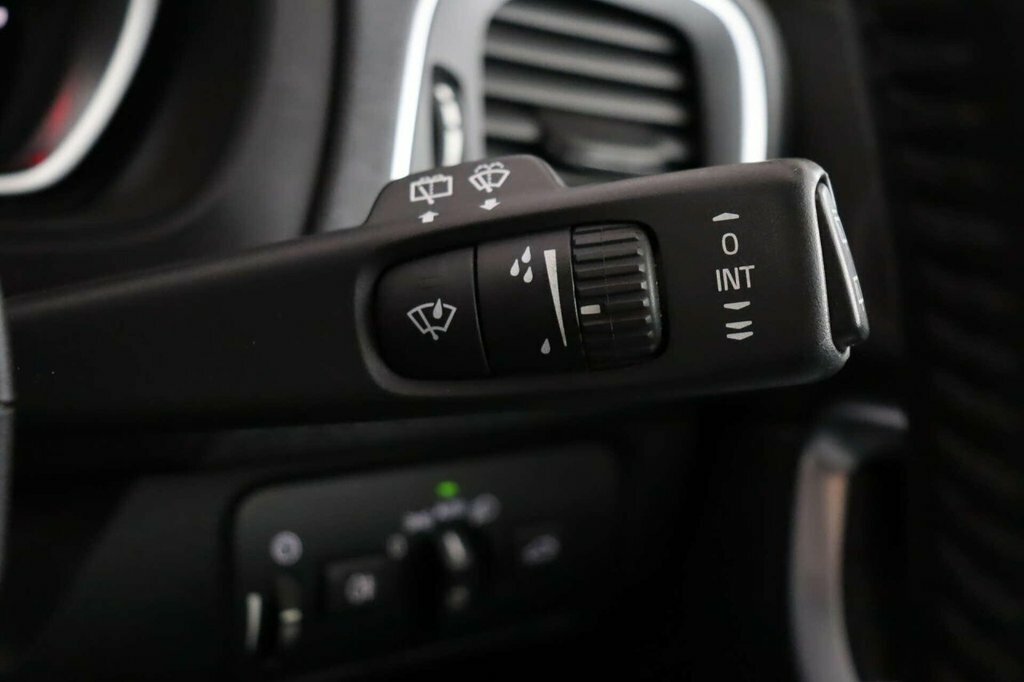 Volvo V40 2.0 D3 Inscription Edition Hatchback Silver #22