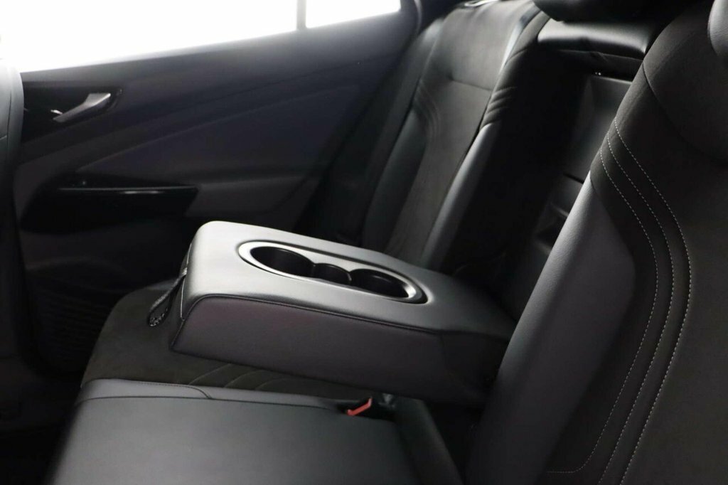 Volkswagen ID.4 Pro Performance 77Kwh Life White #17