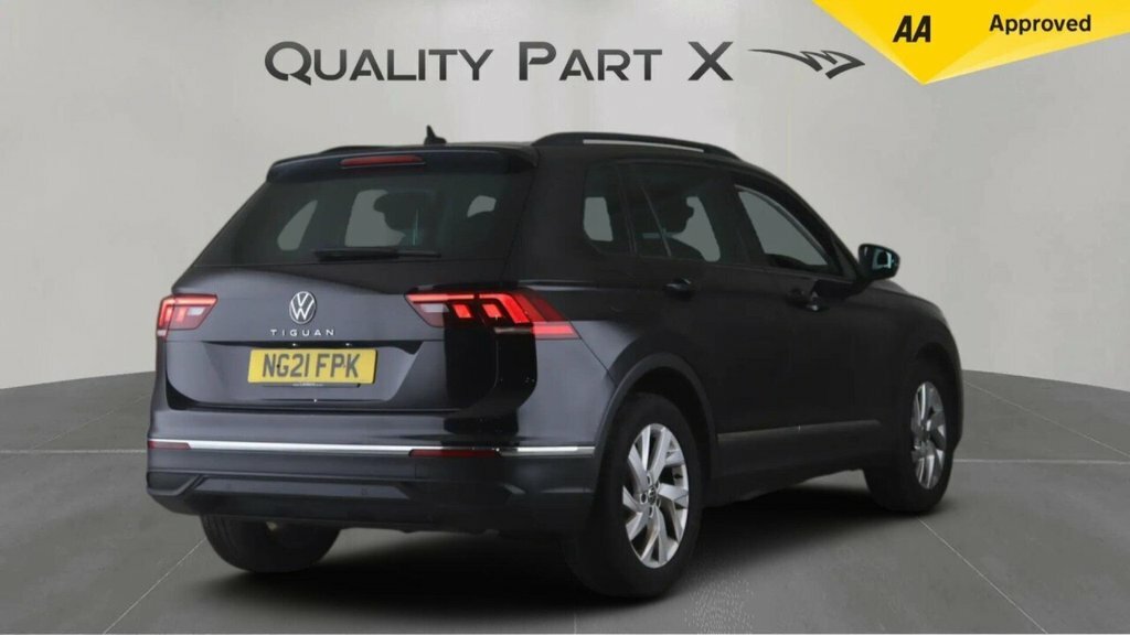 Volkswagen Tiguan 1.5L Life NG21FPK Black #6