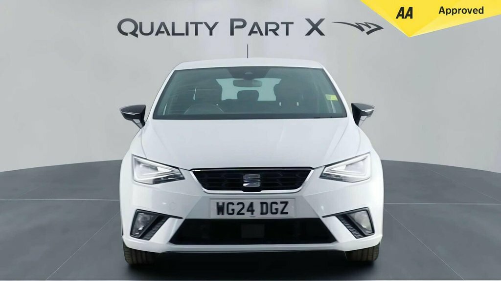 Seat Ibiza Hatchback WG24DGZ White #2