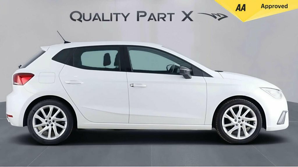 Seat Ibiza Hatchback WG24DGZ White #4
