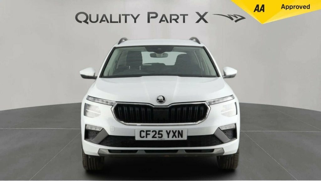 Skoda Kamiq Suv CF25YXN White #2