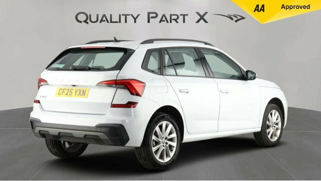 Skoda Kamiq Suv CF25YXN White #4