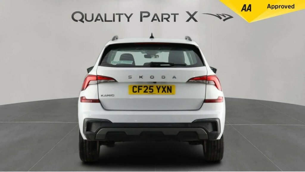Skoda Kamiq Suv CF25YXN White #5