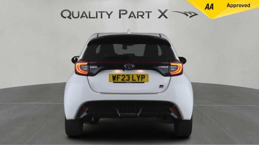 Toyota Yaris Hatchback WF23LYP White #6