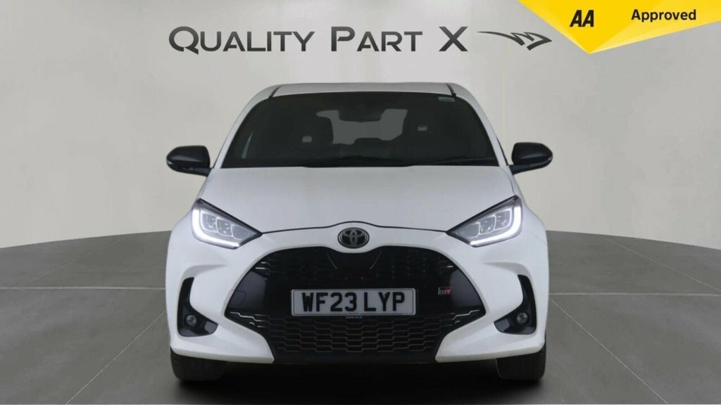 Toyota Yaris Hatchback WF23LYP White #2