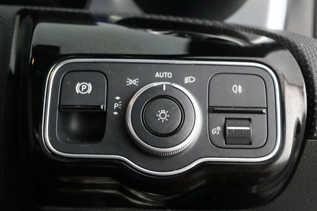 Mercedes-Benz CLA Class 200 Amg Line Executive Tip Black #24