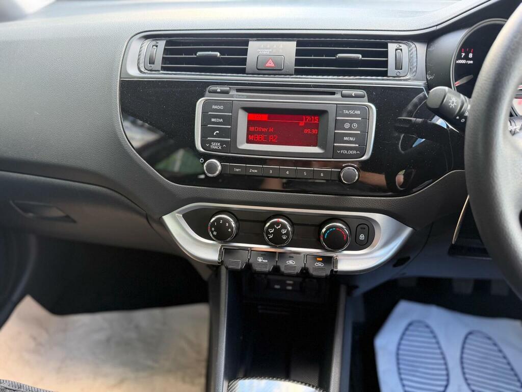 Kia RIO 1.25 2 Hatchback Euro 6 84 Bhp White #15