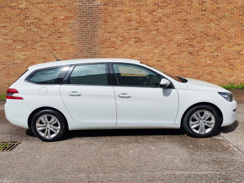 Peugeot 308 1.6 Bluehdi Active Estate White #2