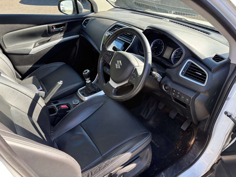 Suzuki SX4 1.4 Boosterjet Sz5 Suv White #3