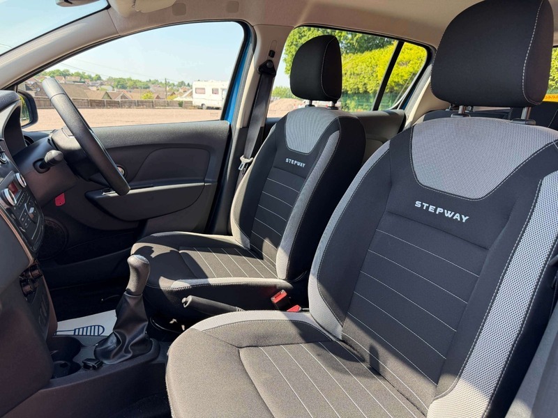 Dacia Sandero 2019 Dacia Sandero Essential Sce White #9