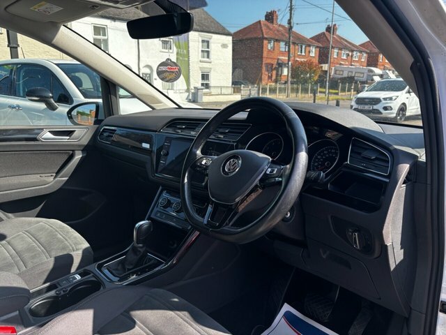 Volkswagen Touran Tdi Bluemotion Tech Se Black #7