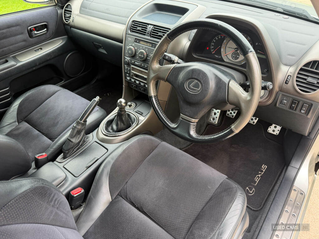 Lexus IS Saloon 2.0 S 200151 Green #14