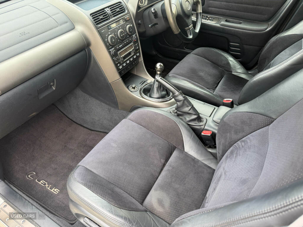Lexus IS Saloon 2.0 S 200151 Green #20