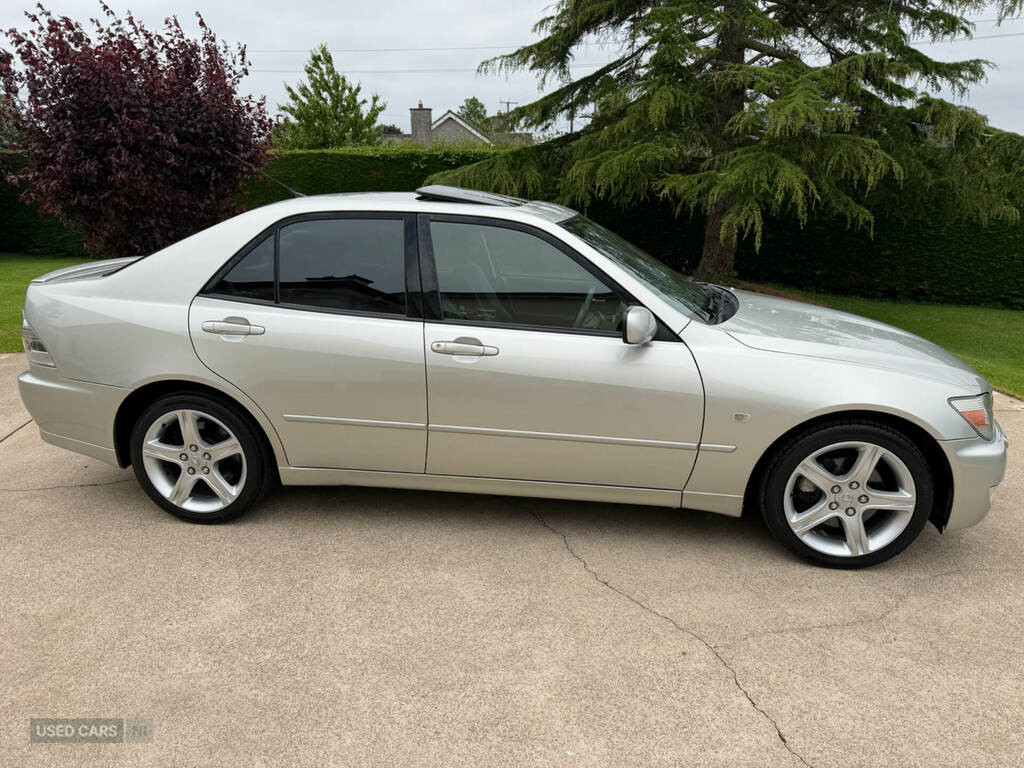 Lexus IS Saloon 2.0 S 200151 Green #8