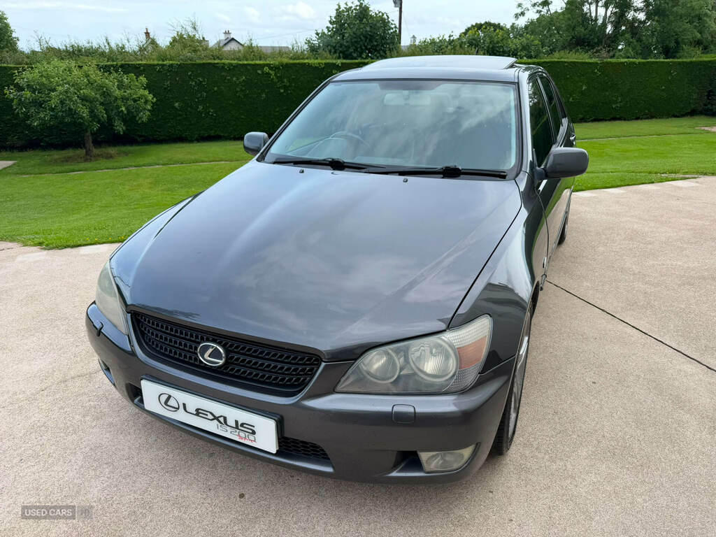 Lexus IS 200 2.0 Se Grey #6