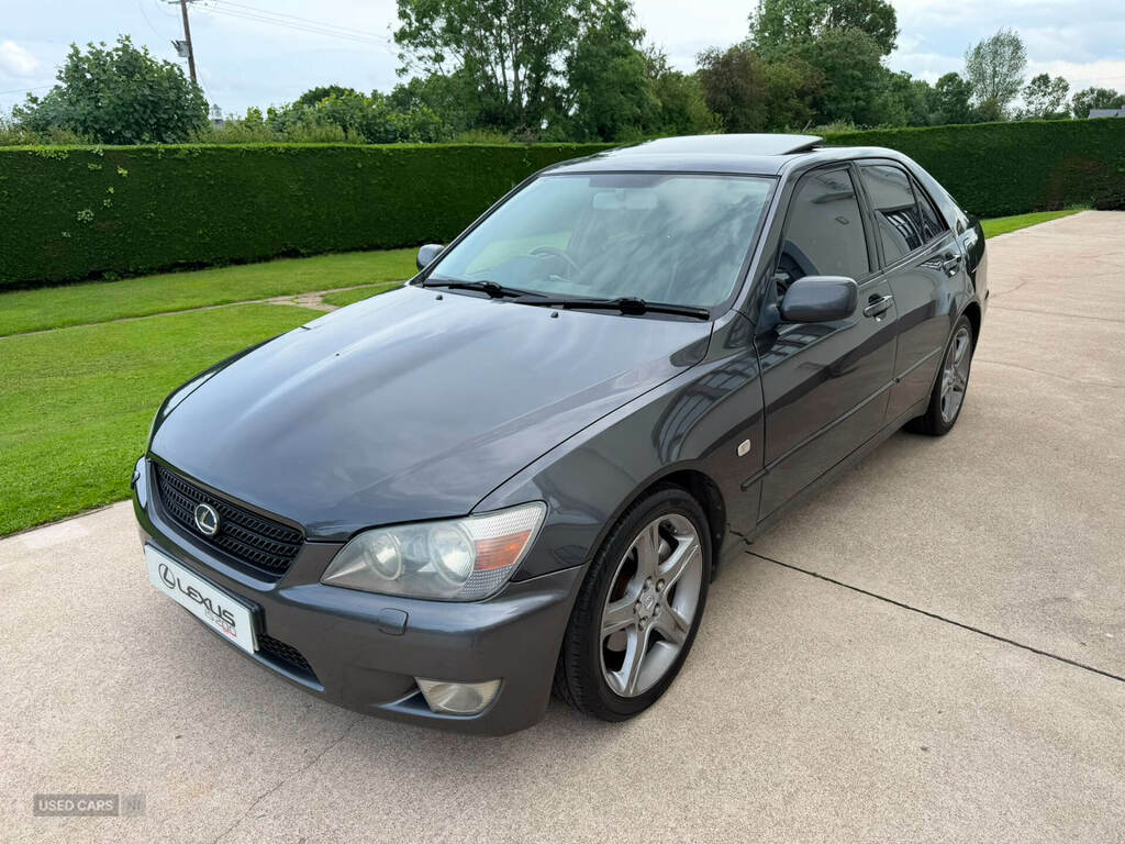 Lexus IS 200 2.0 Se Grey #4