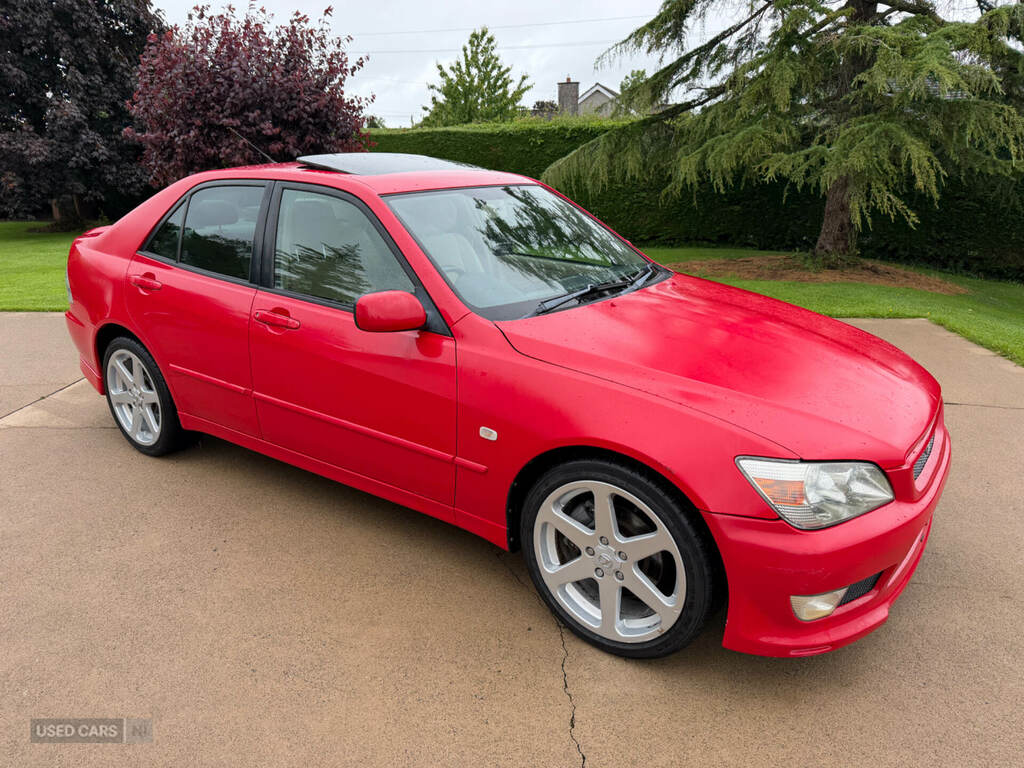 Lexus IS 200 2.0 Sport Red #2