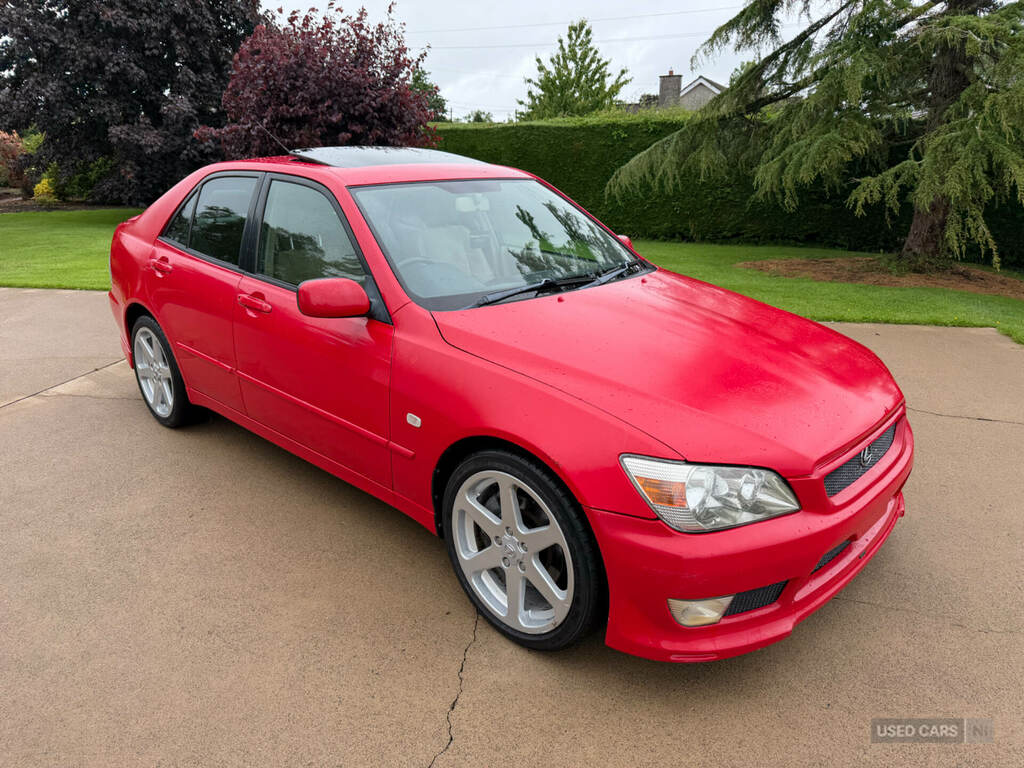 Lexus IS 200 2.0 Sport Red #4