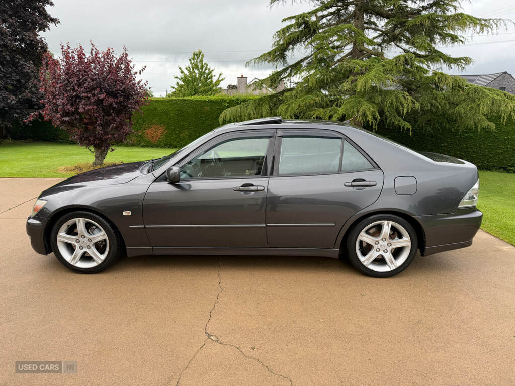 Lexus IS 200 2.0 Se Silver #9