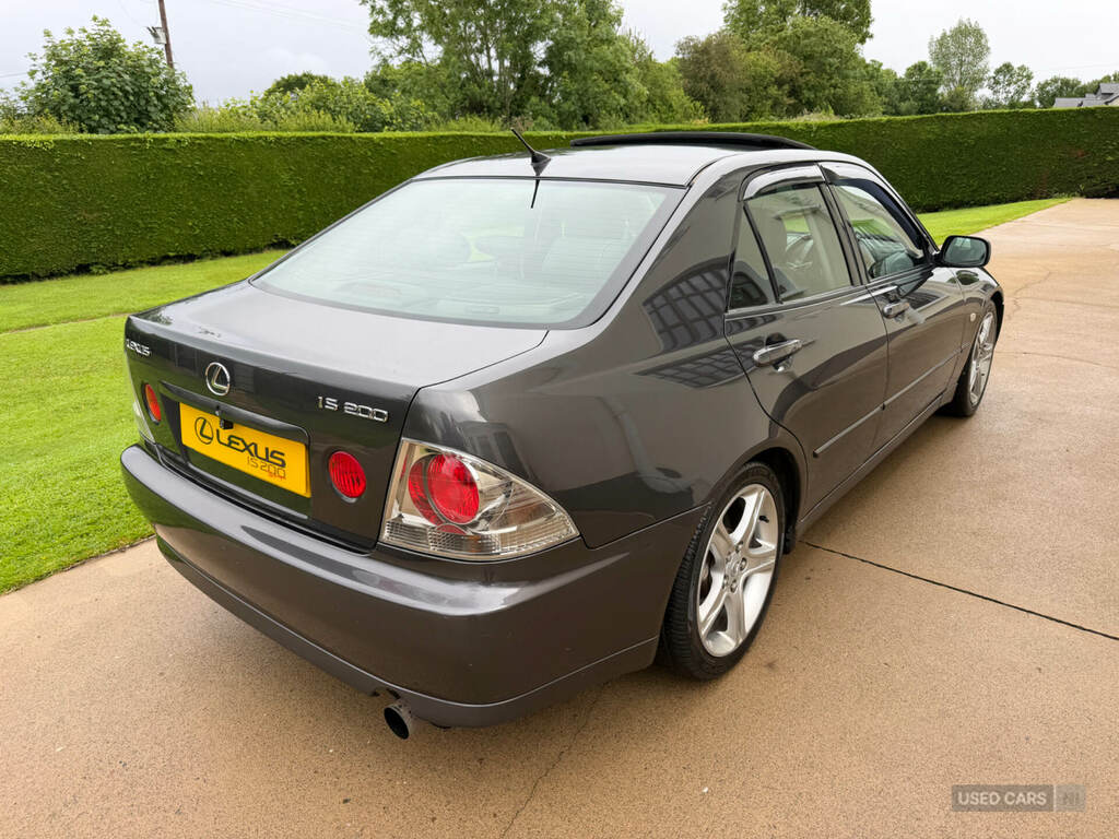 Lexus IS 200 2.0 Se Silver #7