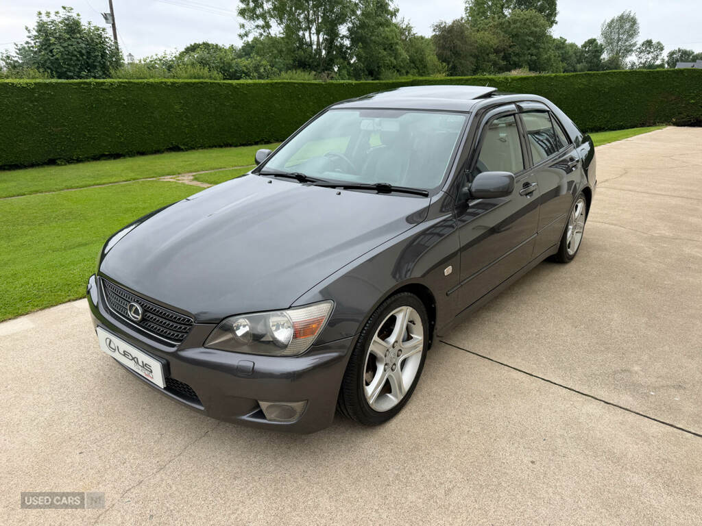 Lexus IS 200 2.0 Se Grey