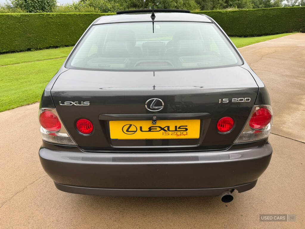 Lexus IS 200 2.0 Se Grey #6