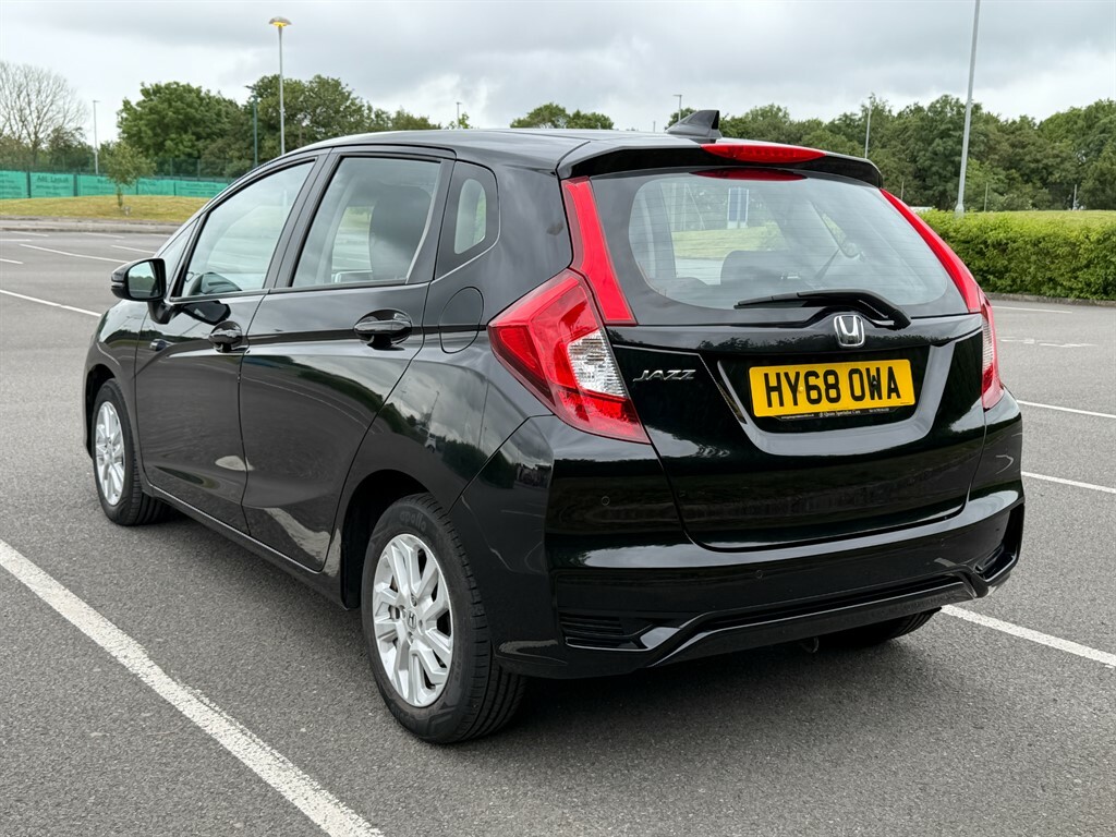 Honda Jazz 1.3 L 1.3 I-vtec Se Hatchback Eu HY68OWA Black #5