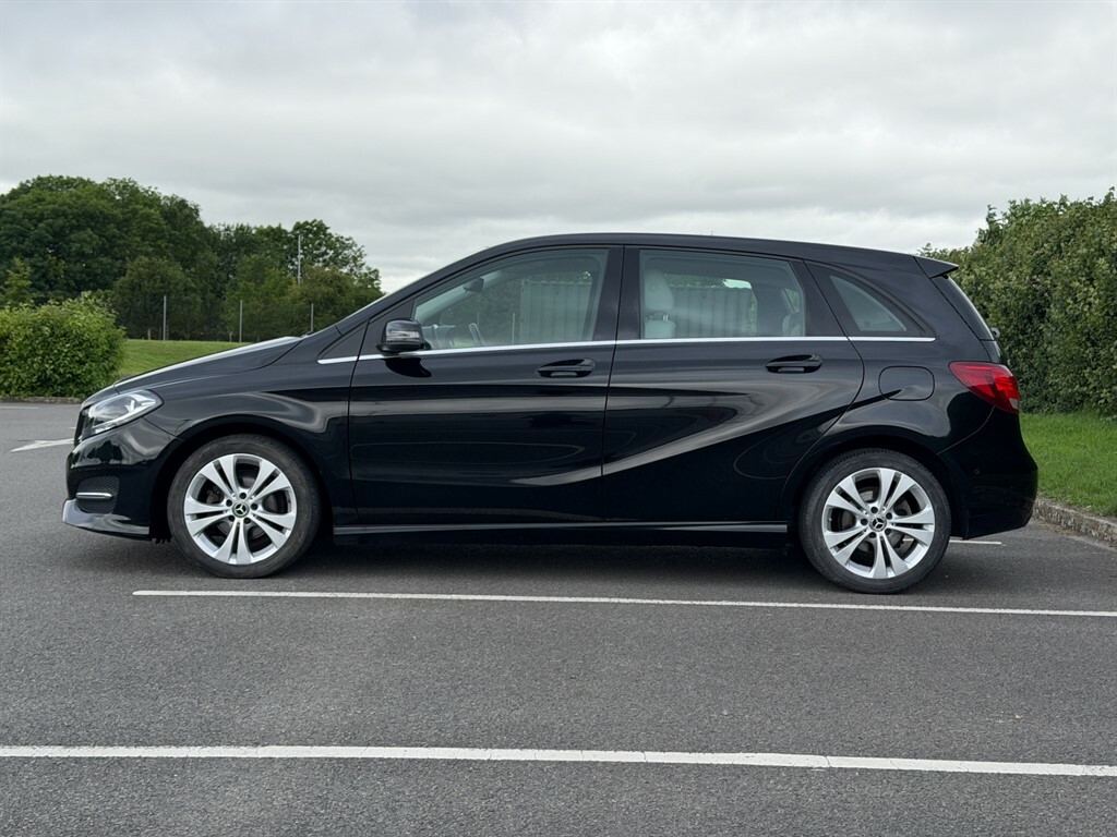 Mercedes-Benz B Class 1.5 L 1.5 B180d Sport Executive Mpv 7 DN67YFG Black #4