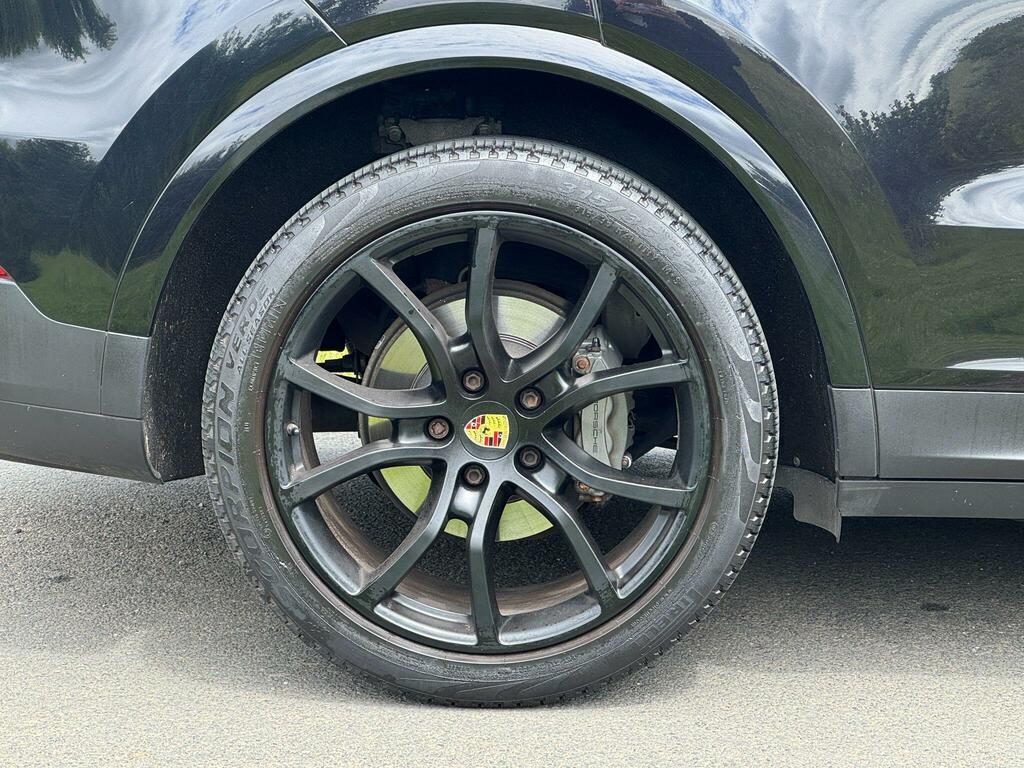 Porsche Cayenne Platinum Edition Tiptronic S Black #30