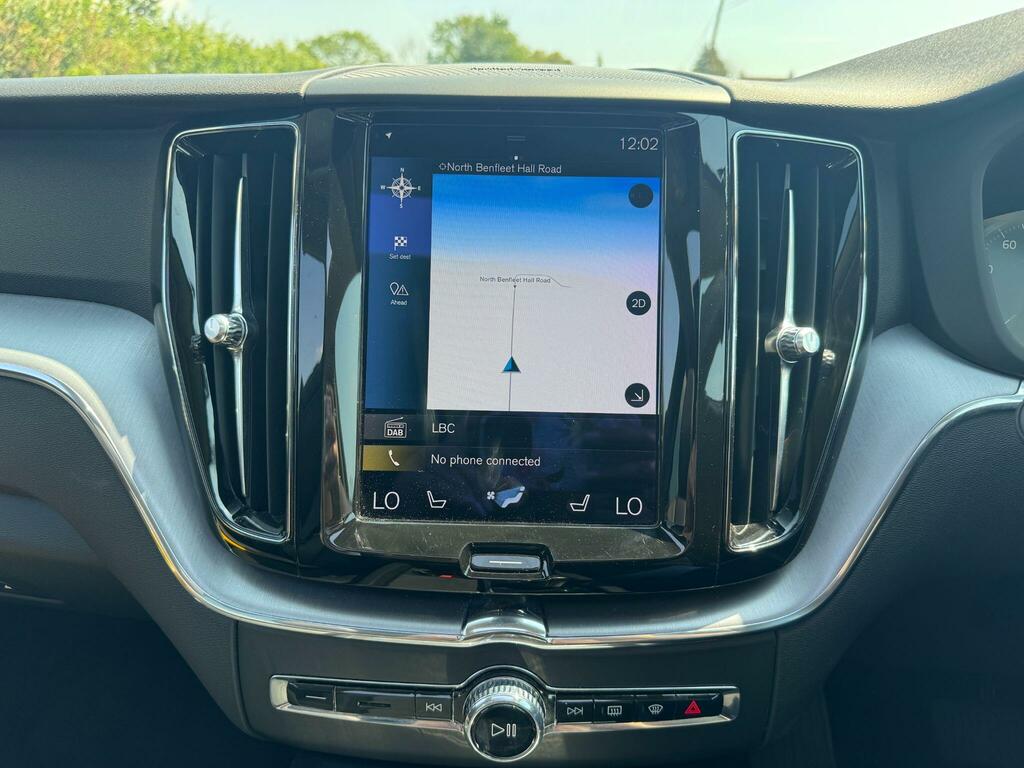 Volvo XC60 D4 R-design Smartphone, Harman Kardon, Wint Red #10