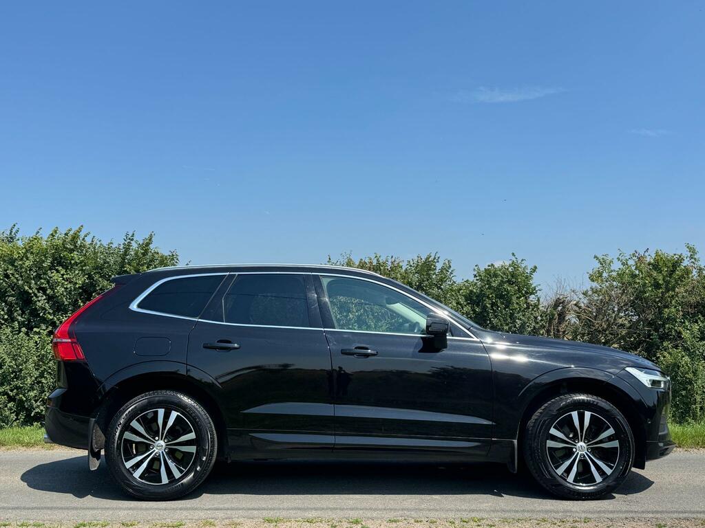 Volvo XC60 Momentum Black #2