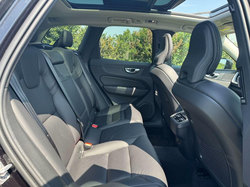 Volvo XC60 D4 R-design Smartphone, Harman Kardon, Wint Red #15