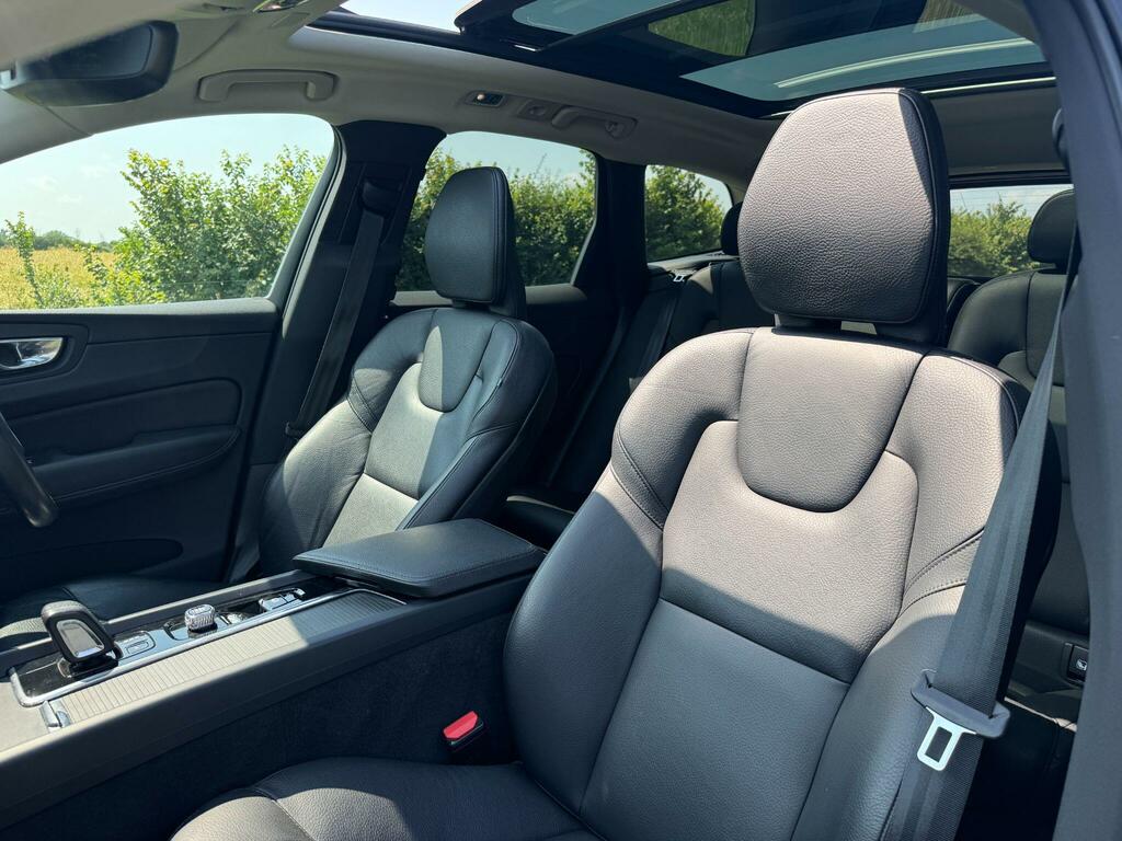 Volvo XC60 D4 R-design Smartphone, Harman Kardon, Wint Red #11
