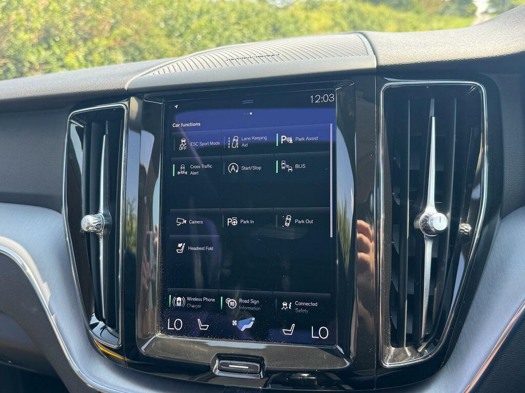Volvo XC60 D4 R-design Smartphone, Harman Kardon, Wint Red #25