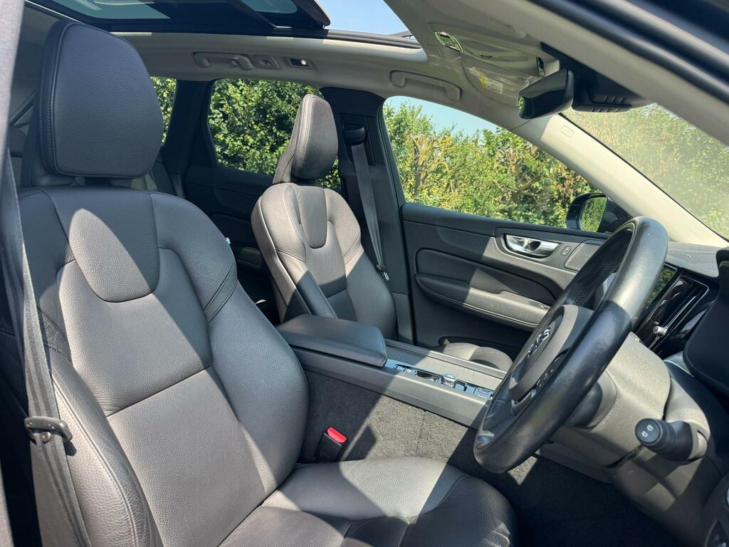 Volvo XC60 D4 R-design Smartphone, Harman Kardon, Wint Red #9