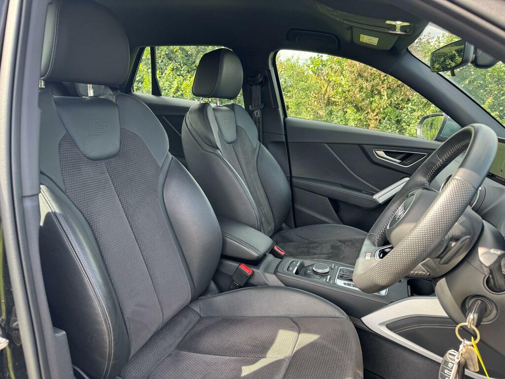Audi SQ2 2L Null Black #8