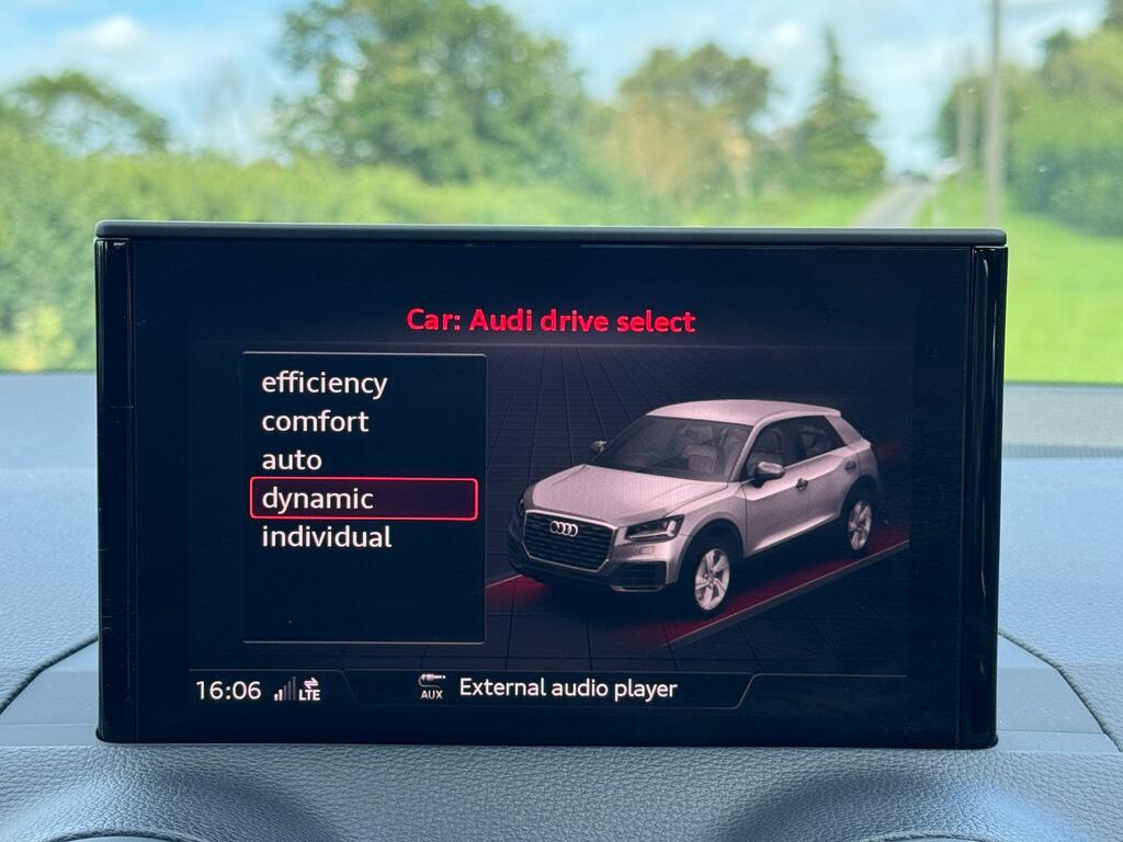 Audi SQ2 2L Null Black #21