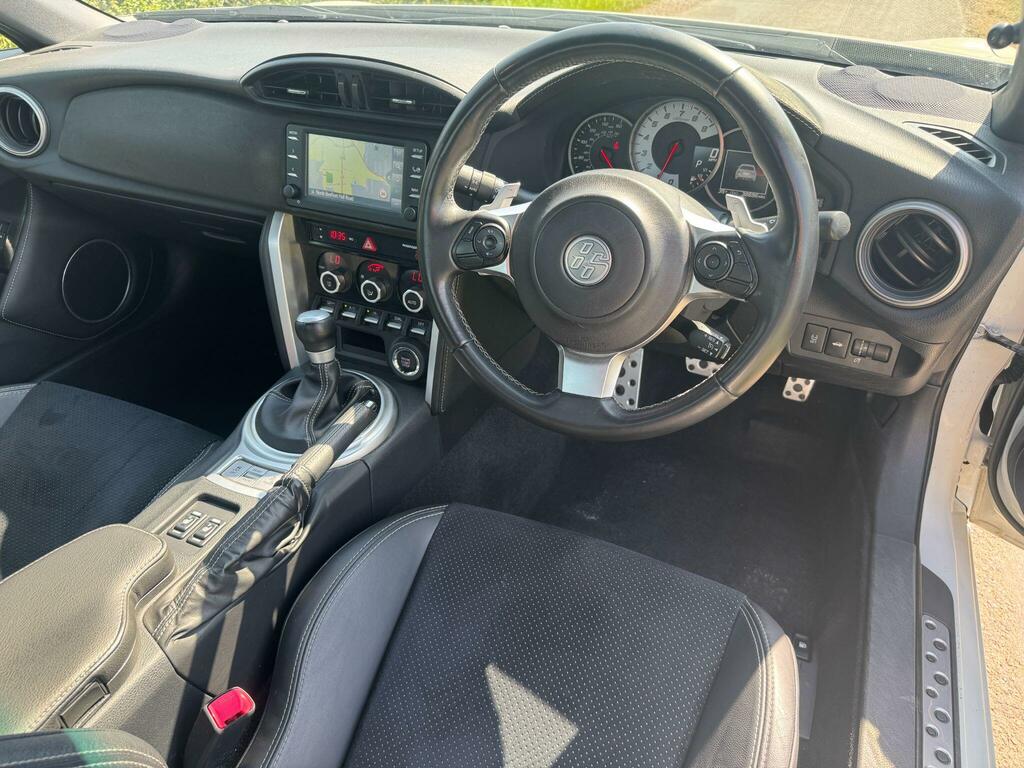Toyota GT86 Pro White #6