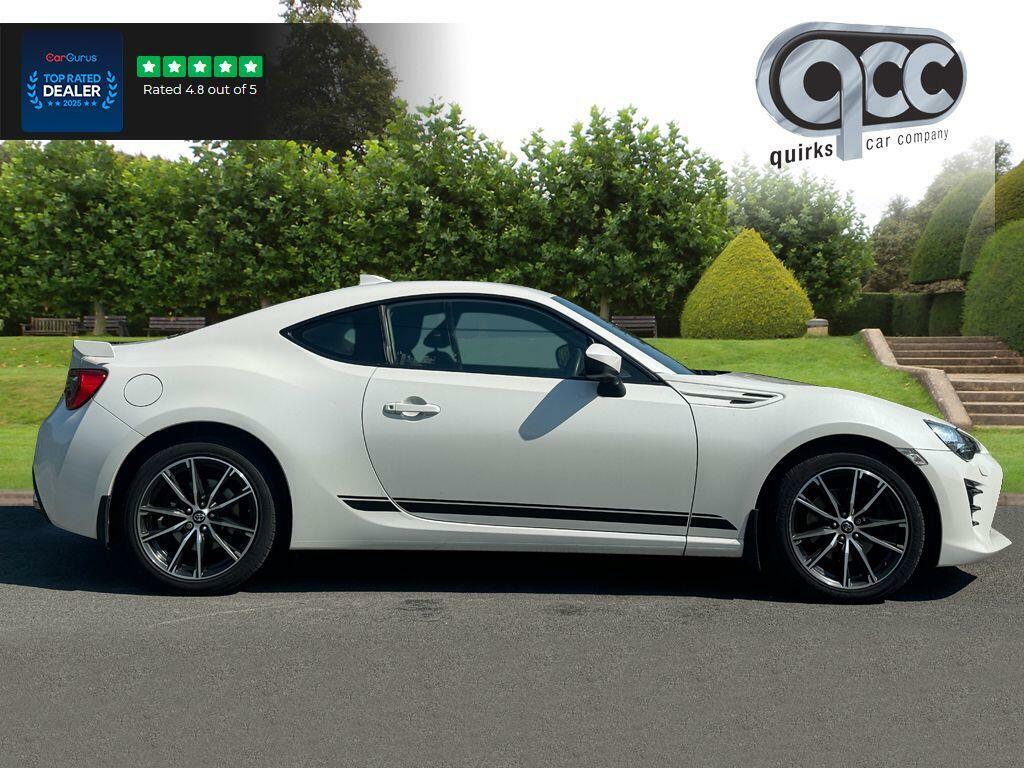 Toyota GT86 Pro White #2