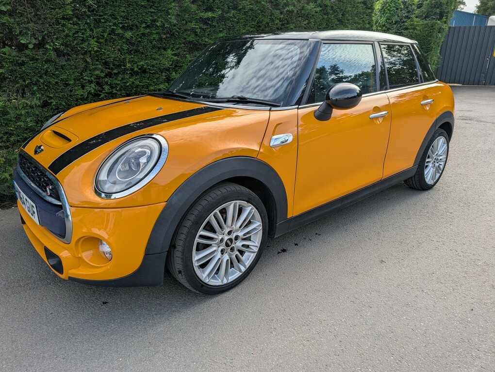 Mini Hatch 2.0 5-Door Hatch Cooper S Orange